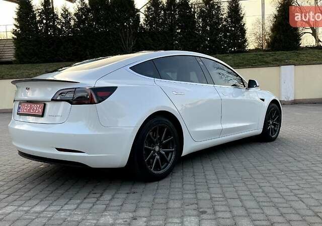 Білий Тесла Модель 3, об'ємом двигуна 0 л та пробігом 100 тис. км за 17900 $, фото 11 на Automoto.ua