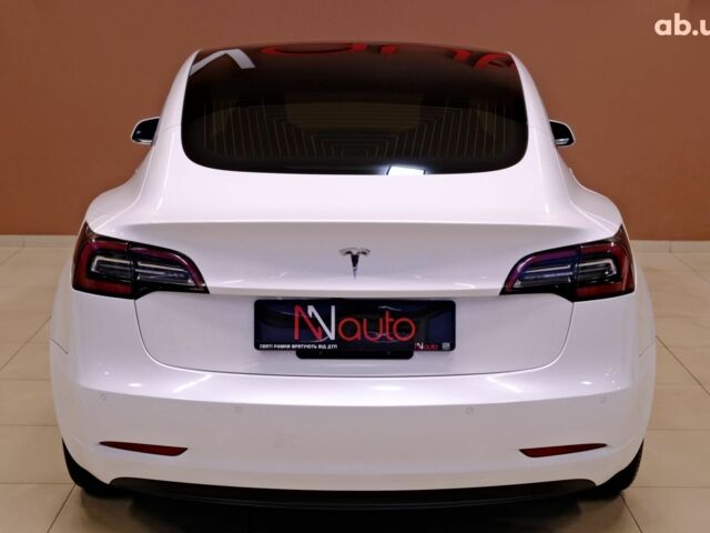 Білий Тесла Модель 3, об'ємом двигуна 0 л та пробігом 54 тис. км за 15900 $, фото 4 на Automoto.ua