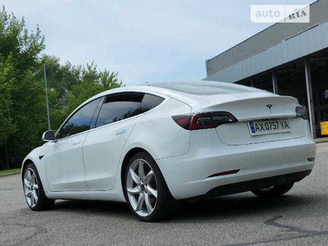 Белый Тесла Модель 3, объемом двигателя 0 л и пробегом 135 тыс. км за 17200 $, фото 12 на Automoto.ua