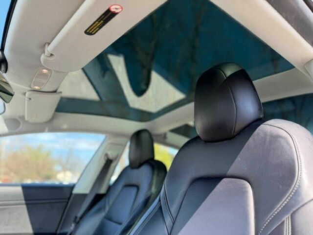 Білий Тесла Модель 3, об'ємом двигуна 0 л та пробігом 30 тис. км за 6900 $, фото 9 на Automoto.ua