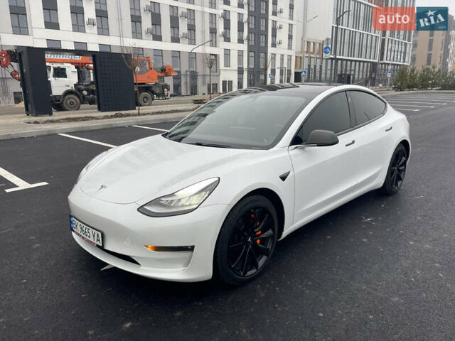 Белый Тесла Модель 3, объемом двигателя 0 л и пробегом 73 тыс. км за 17000 $, фото 17 на Automoto.ua