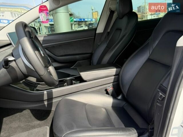 Белый Тесла Модель 3, объемом двигателя 0 л и пробегом 177 тыс. км за 12999 $, фото 37 на Automoto.ua