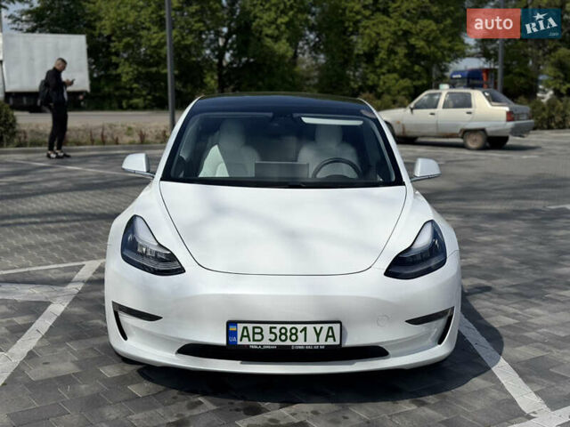 Білий Тесла Модель 3, об'ємом двигуна 0 л та пробігом 145 тис. км за 15200 $, фото 2 на Automoto.ua
