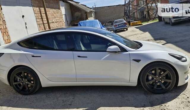 Белый Тесла Модель 3, объемом двигателя 0 л и пробегом 75 тыс. км за 25799 $, фото 8 на Automoto.ua