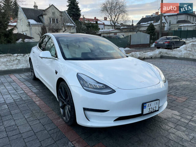 Білий Тесла Модель 3, об'ємом двигуна 0 л та пробігом 24 тис. км за 20500 $, фото 4 на Automoto.ua