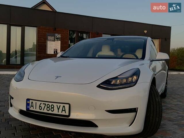 Белый Тесла Модель 3, объемом двигателя 0 л и пробегом 66 тыс. км за 15800 $, фото 5 на Automoto.ua