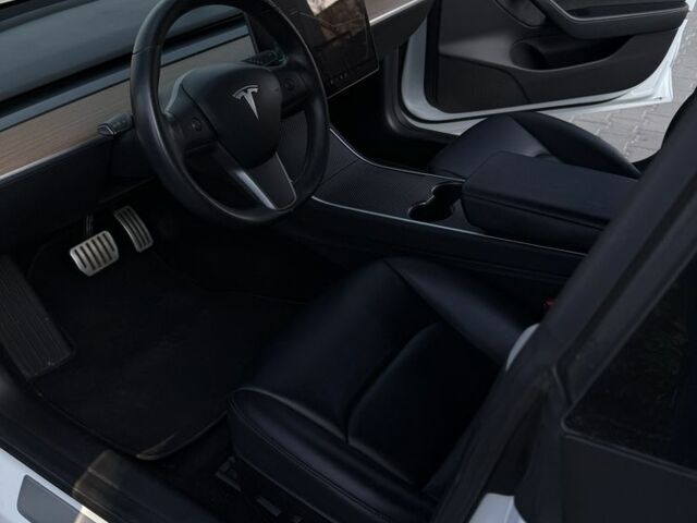 Білий Тесла Модель 3, об'ємом двигуна 0 л та пробігом 115 тис. км за 22800 $, фото 6 на Automoto.ua