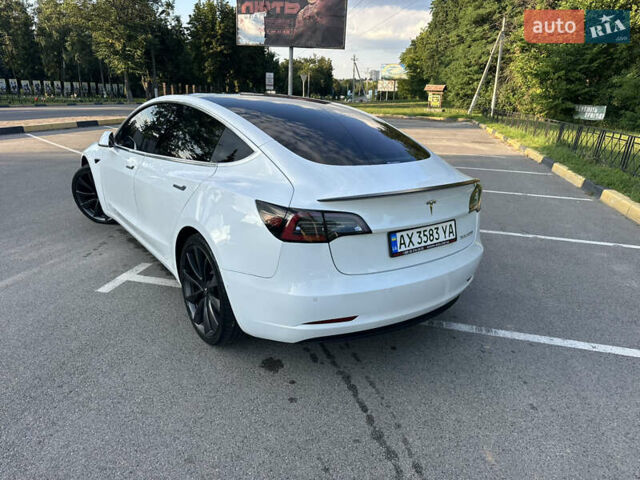 Белый Тесла Модель 3, объемом двигателя 0 л и пробегом 64 тыс. км за 25900 $, фото 1 на Automoto.ua