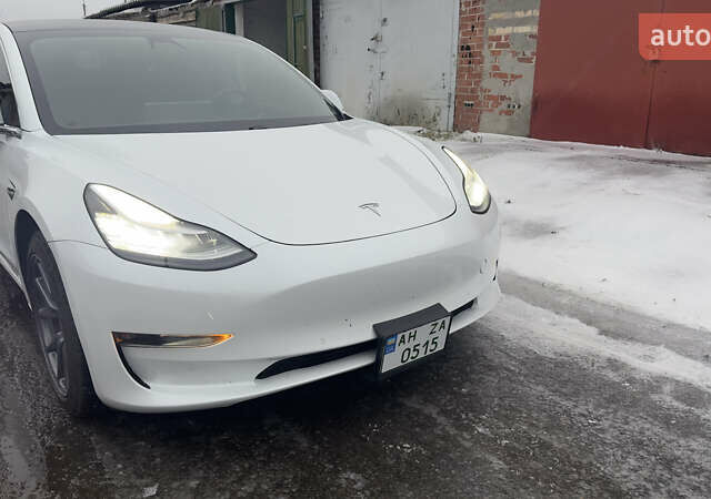 Белый Тесла Модель 3, объемом двигателя 0 л и пробегом 96 тыс. км за 25200 $, фото 26 на Automoto.ua