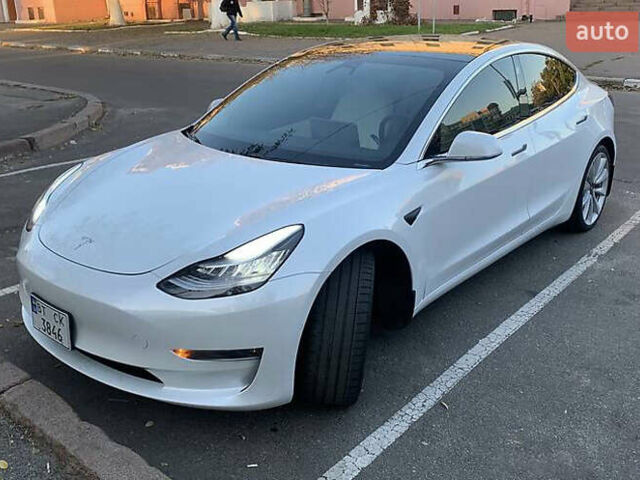 Белый Тесла Модель 3, объемом двигателя 0 л и пробегом 60 тыс. км за 18500 $, фото 3 на Automoto.ua