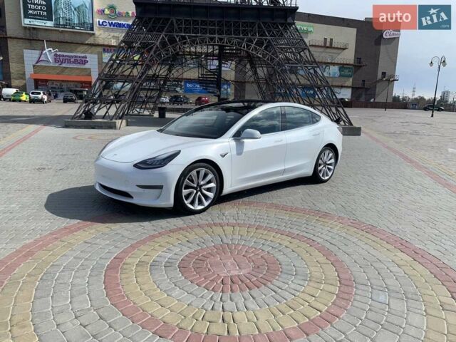 Белый Тесла Модель 3, объемом двигателя 0 л и пробегом 167 тыс. км за 25500 $, фото 19 на Automoto.ua