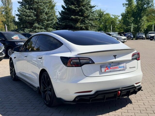 Білий Тесла Модель 3, об'ємом двигуна 0 л та пробігом 103 тис. км за 17874 $, фото 4 на Automoto.ua