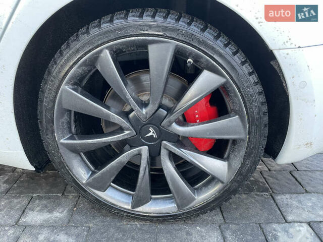 Білий Тесла Модель 3, об'ємом двигуна 0 л та пробігом 24 тис. км за 20500 $, фото 21 на Automoto.ua