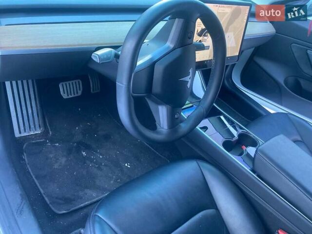 Білий Тесла Модель 3, об'ємом двигуна 0 л та пробігом 111 тис. км за 13700 $, фото 4 на Automoto.ua