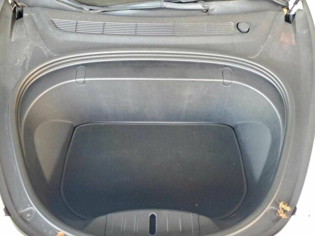 Белый Тесла Модель 3, объемом двигателя 0 л и пробегом 107 тыс. км за 3000 $, фото 10 на Automoto.ua