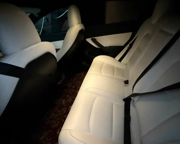 Білий Тесла Модель 3, об'ємом двигуна 0 л та пробігом 92 тис. км за 21800 $, фото 10 на Automoto.ua