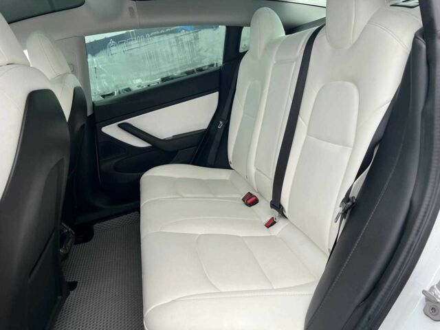 Білий Тесла Модель 3, об'ємом двигуна 0 л та пробігом 203 тис. км за 13790 $, фото 22 на Automoto.ua