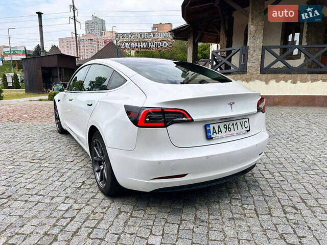 Белый Тесла Модель 3, объемом двигателя 0 л и пробегом 150 тыс. км за 10500 $, фото 2 на Automoto.ua