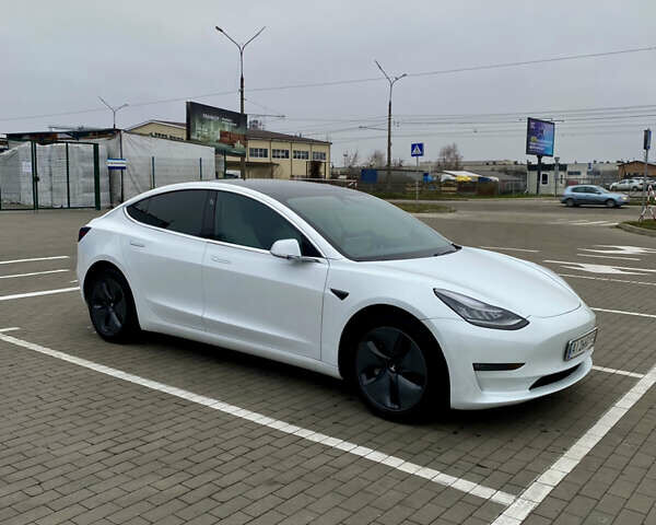 Белый Тесла Модель 3, объемом двигателя 0 л и пробегом 110 тыс. км за 17600 $, фото 2 на Automoto.ua