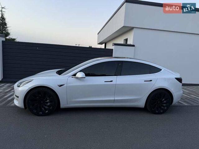 Белый Тесла Модель 3, объемом двигателя 0 л и пробегом 130 тыс. км за 16700 $, фото 13 на Automoto.ua