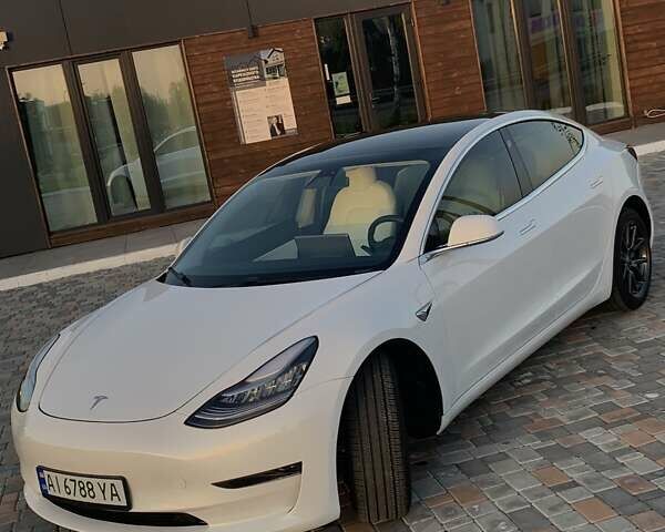 Белый Тесла Модель 3, объемом двигателя 0 л и пробегом 66 тыс. км за 15800 $, фото 3 на Automoto.ua