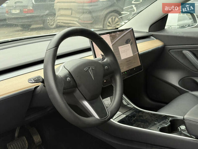 Білий Тесла Модель 3, об'ємом двигуна 0 л та пробігом 79 тис. км за 15200 $, фото 11 на Automoto.ua