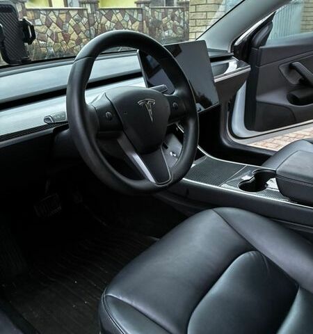 Белый Тесла Модель 3, объемом двигателя 0 л и пробегом 74 тыс. км за 16000 $, фото 5 на Automoto.ua