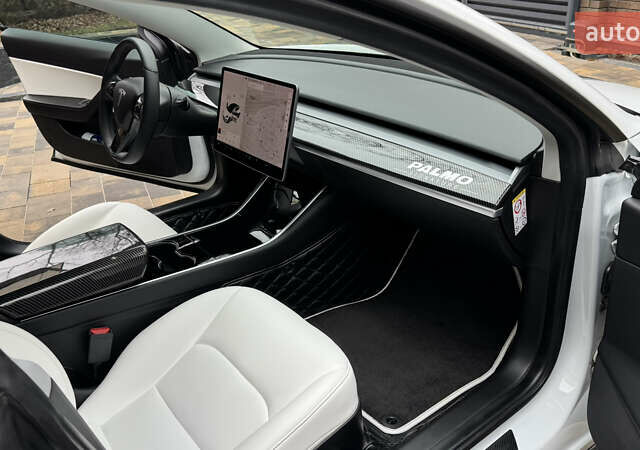 Белый Тесла Модель 3, объемом двигателя 0 л и пробегом 102 тыс. км за 24900 $, фото 16 на Automoto.ua