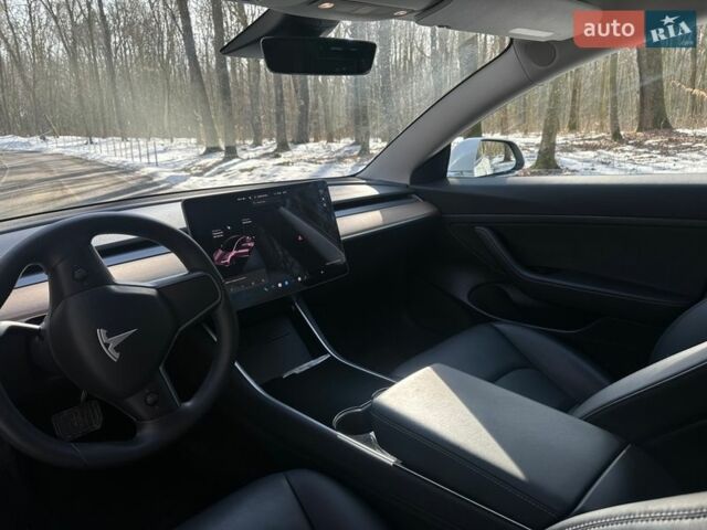 Білий Тесла Модель 3, об'ємом двигуна 0 л та пробігом 54 тис. км за 15000 $, фото 18 на Automoto.ua