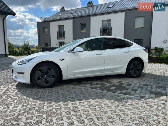 Білий Тесла Модель 3, об'ємом двигуна 0 л та пробігом 98 тис. км за 15500 $, фото 2 на Automoto.ua