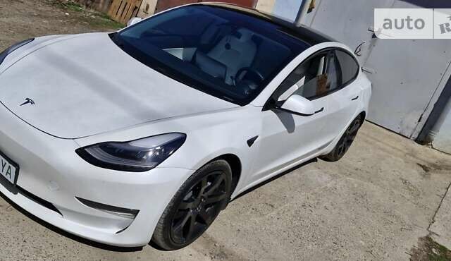 Белый Тесла Модель 3, объемом двигателя 0 л и пробегом 75 тыс. км за 25799 $, фото 9 на Automoto.ua