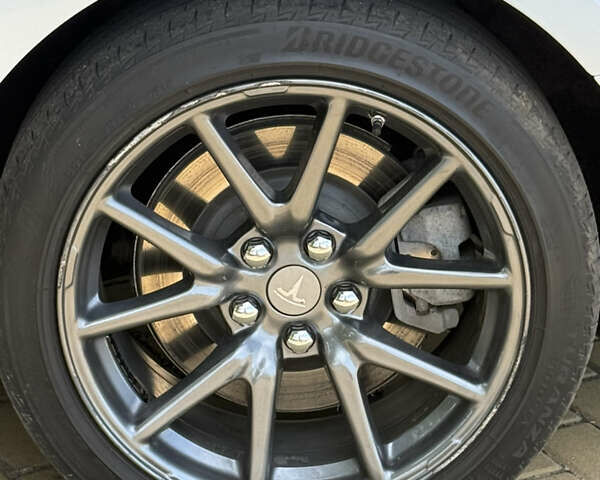 Белый Тесла Модель 3, объемом двигателя 0 л и пробегом 101 тыс. км за 14600 $, фото 22 на Automoto.ua