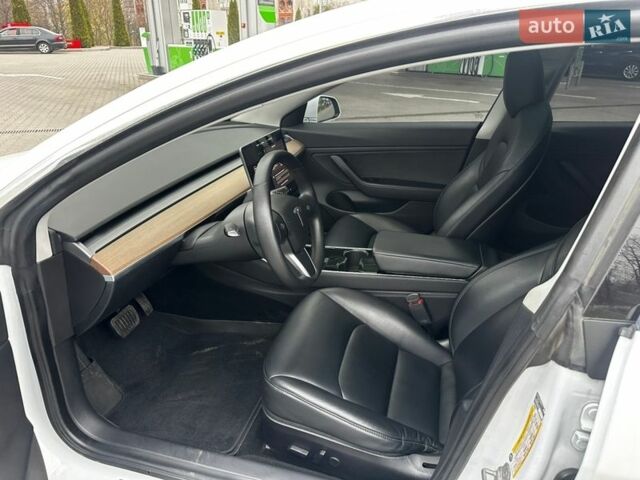 Белый Тесла Модель 3, объемом двигателя 0 л и пробегом 118 тыс. км за 19500 $, фото 23 на Automoto.ua