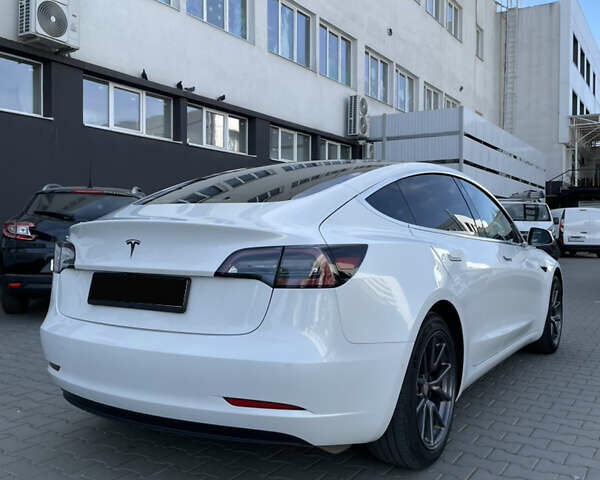 Білий Тесла Модель 3, об'ємом двигуна 0 л та пробігом 58 тис. км за 16500 $, фото 7 на Automoto.ua