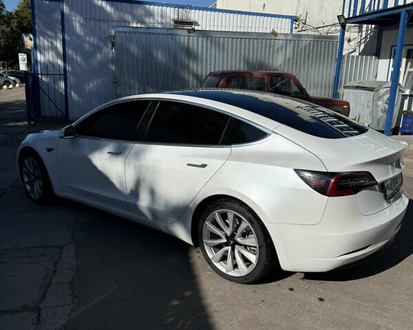 Белый Тесла Модель 3, объемом двигателя 0 л и пробегом 13 тыс. км за 18700 $, фото 16 на Automoto.ua