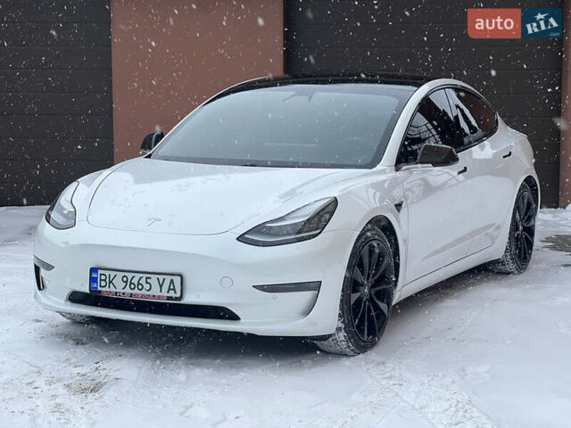 Белый Тесла Модель 3, объемом двигателя 0 л и пробегом 73 тыс. км за 17500 $, фото 5 на Automoto.ua