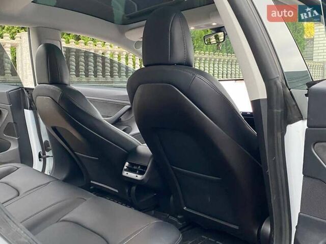 Білий Тесла Модель 3, об'ємом двигуна 0 л та пробігом 130 тис. км за 17200 $, фото 19 на Automoto.ua