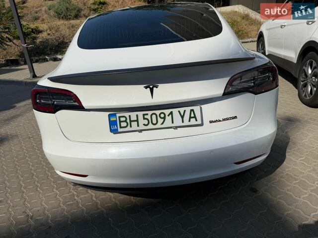 Білий Тесла Модель 3, об'ємом двигуна 0 л та пробігом 112 тис. км за 17500 $, фото 4 на Automoto.ua