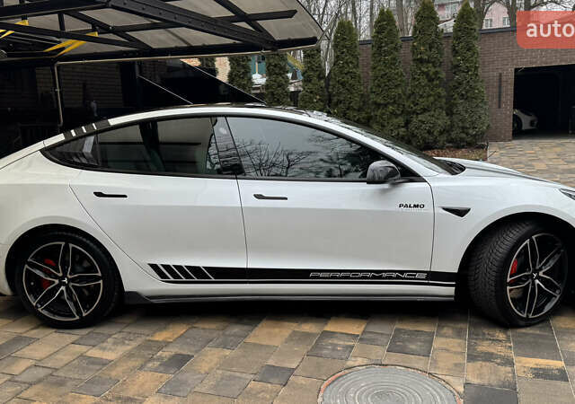 Белый Тесла Модель 3, объемом двигателя 0 л и пробегом 102 тыс. км за 24900 $, фото 8 на Automoto.ua