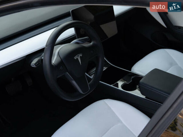 Білий Тесла Модель 3, об'ємом двигуна 0 л та пробігом 80 тис. км за 18200 $, фото 4 на Automoto.ua