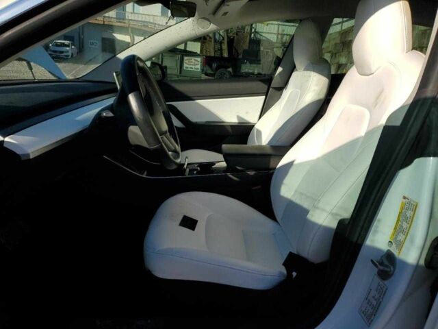 Белый Тесла Модель 3, объемом двигателя 0 л и пробегом 120 тыс. км за 3000 $, фото 6 на Automoto.ua