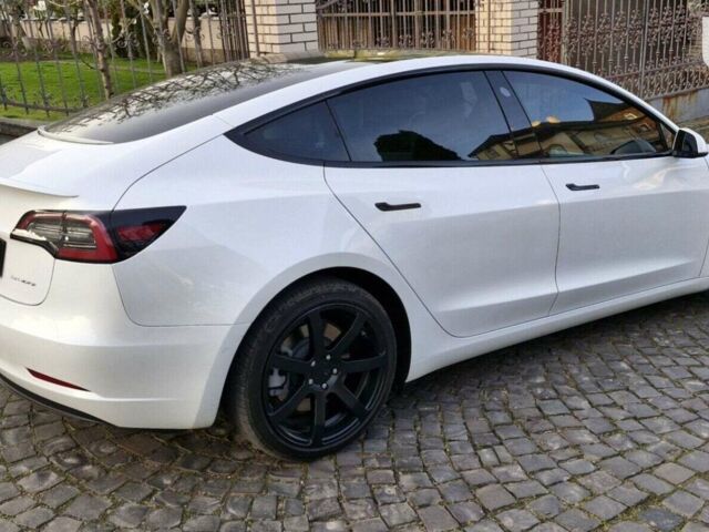 Білий Тесла Модель 3, об'ємом двигуна 0 л та пробігом 75 тис. км за 24800 $, фото 12 на Automoto.ua