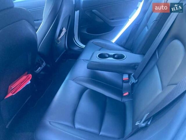 Білий Тесла Модель 3, об'ємом двигуна 0 л та пробігом 111 тис. км за 13700 $, фото 7 на Automoto.ua
