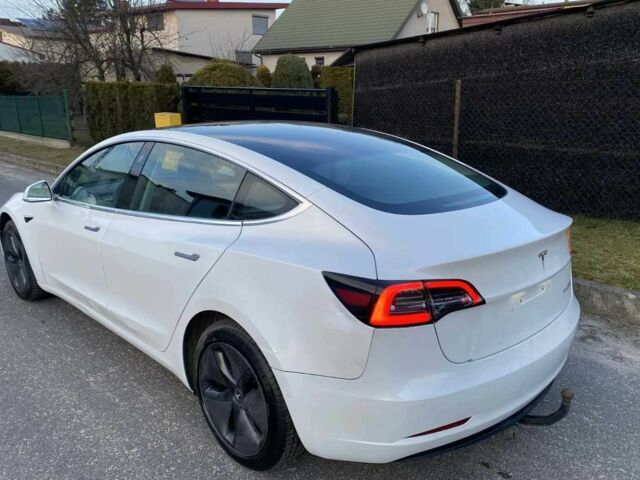 Белый Тесла Модель 3, объемом двигателя 0 л и пробегом 94 тыс. км за 13450 $, фото 7 на Automoto.ua