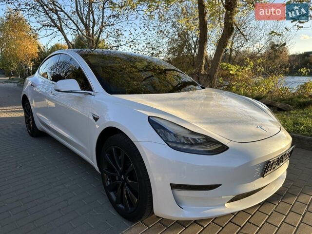 Белый Тесла Модель 3, объемом двигателя 0 л и пробегом 99 тыс. км за 19900 $, фото 1 на Automoto.ua