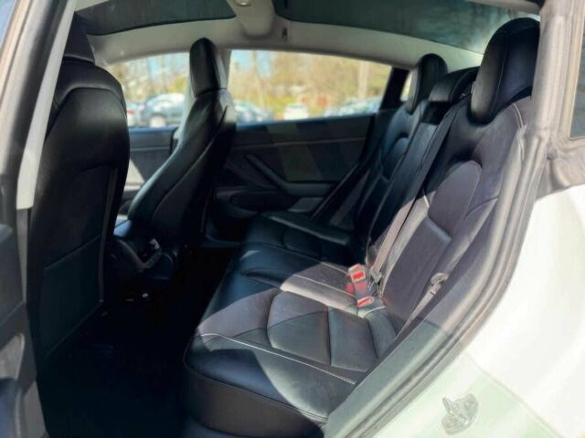 Білий Тесла Модель 3, об'ємом двигуна 0 л та пробігом 30 тис. км за 6900 $, фото 10 на Automoto.ua