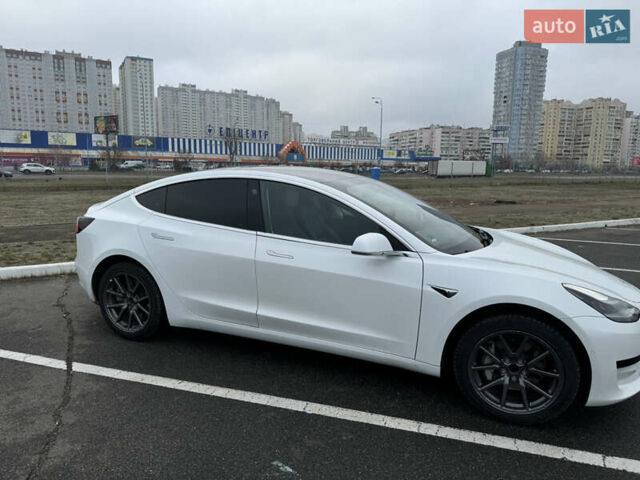 Белый Тесла Модель 3, объемом двигателя 0 л и пробегом 95 тыс. км за 15900 $, фото 2 на Automoto.ua