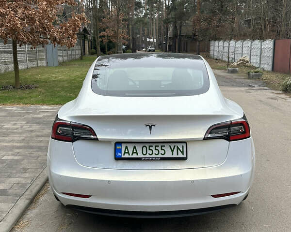 Белый Тесла Модель 3, объемом двигателя 0 л и пробегом 125 тыс. км за 15900 $, фото 5 на Automoto.ua