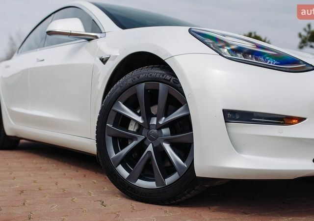 Білий Тесла Модель 3, об'ємом двигуна 0 л та пробігом 90 тис. км за 14000 $, фото 18 на Automoto.ua