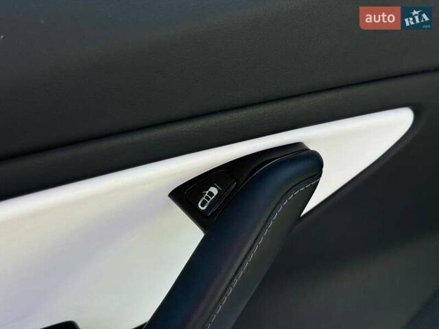 Білий Тесла Модель 3, об'ємом двигуна 0 л та пробігом 67 тис. км за 20500 $, фото 17 на Automoto.ua